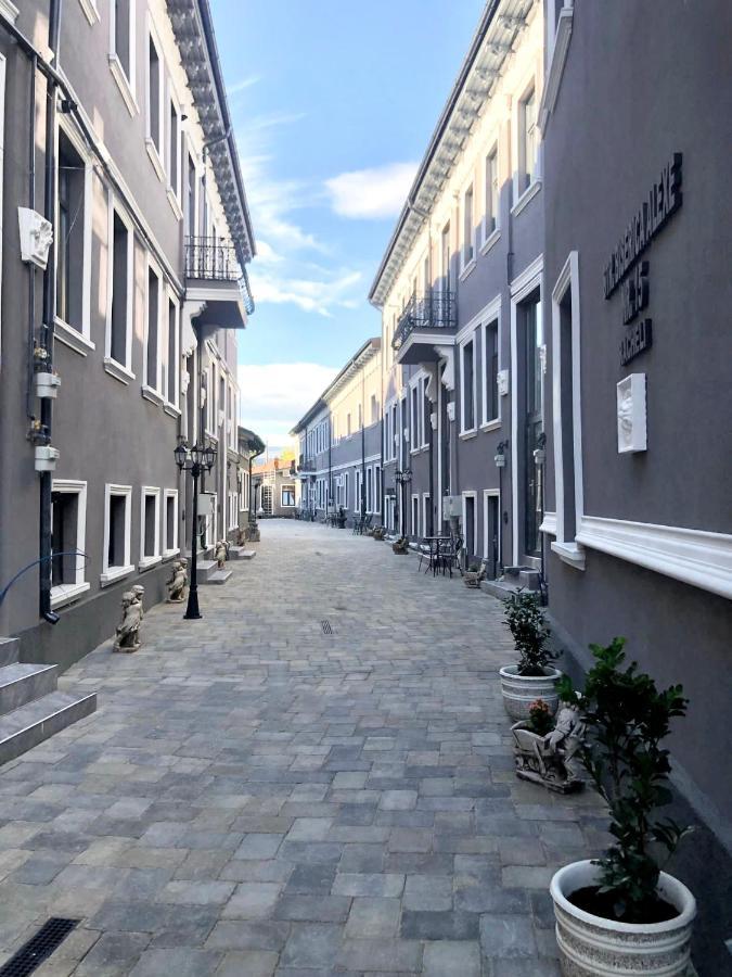 4 City Bukarest Exteriör bild